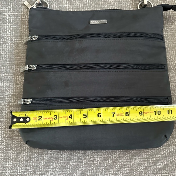 Baggallini Crossbody Bag Gray MultiPocket Travel Purse Adjustable Strap Wristlet - Picture 10 of 11